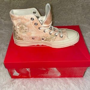 Converse. Size 7.5. Brand New.